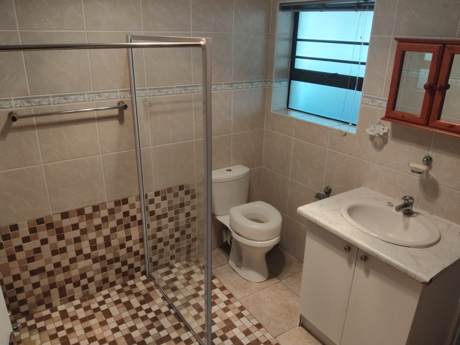 4 Bedroom Property for Sale in Wavecrest Eastern Cape